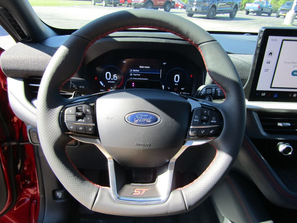 2025 Ford Explorer ST photo 18