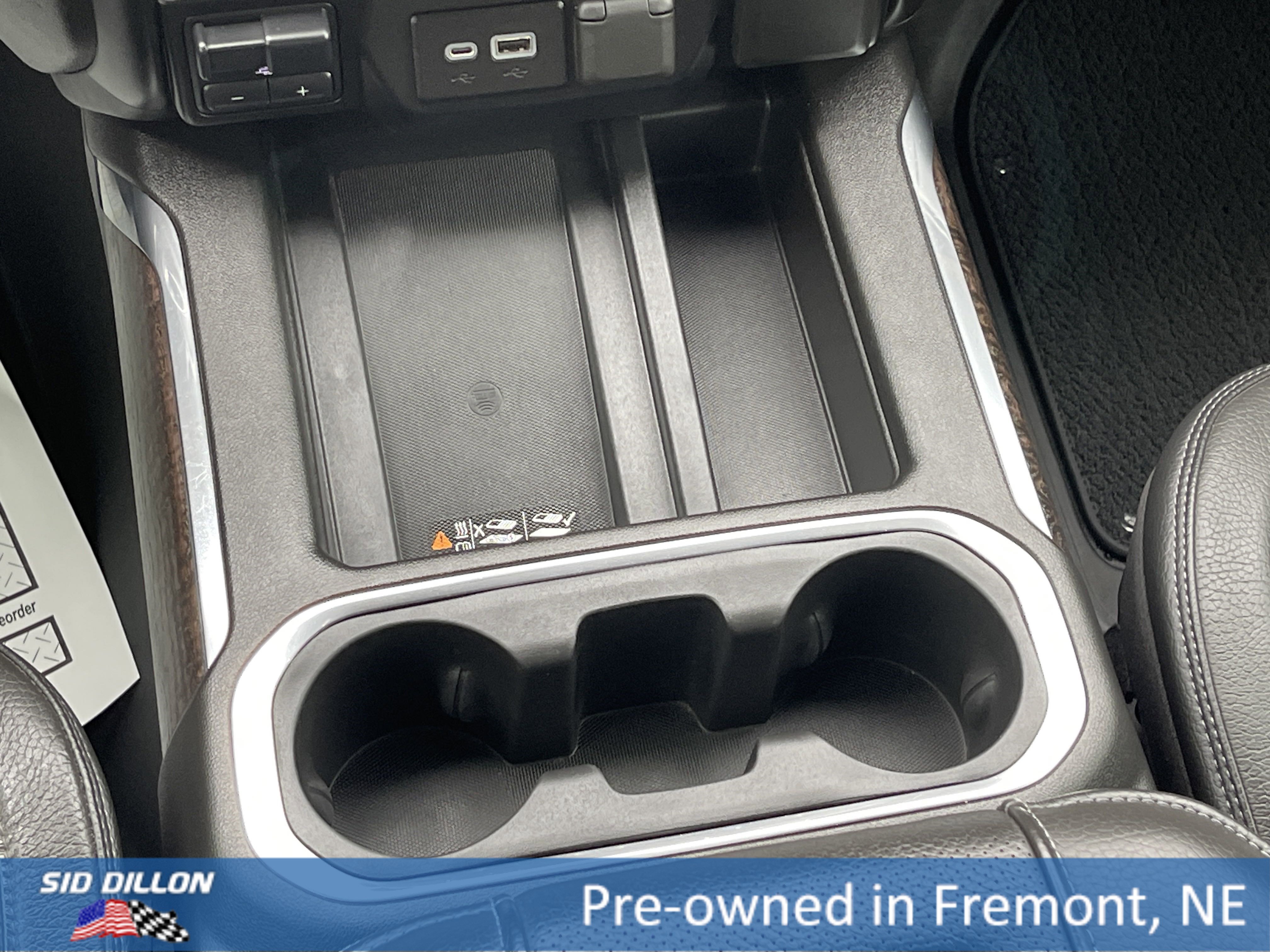Used 2022 Summit White GMC Denali image 1