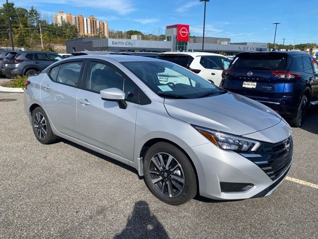 2025 Nissan Versa SV photo 15