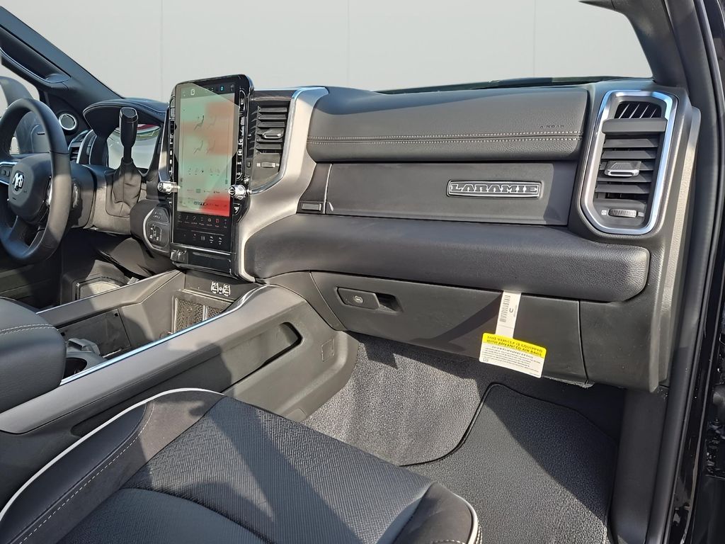 2025 Ram 2500 Laramie photo 9