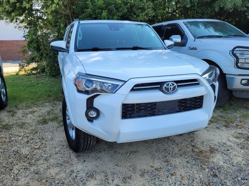 2021 Toyota 4Runner SR5 photo 4
