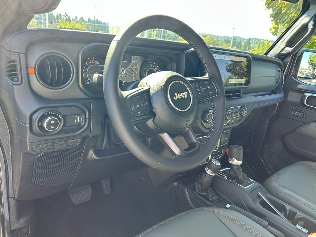 2025 Jeep Gladiator Mojave photo 14