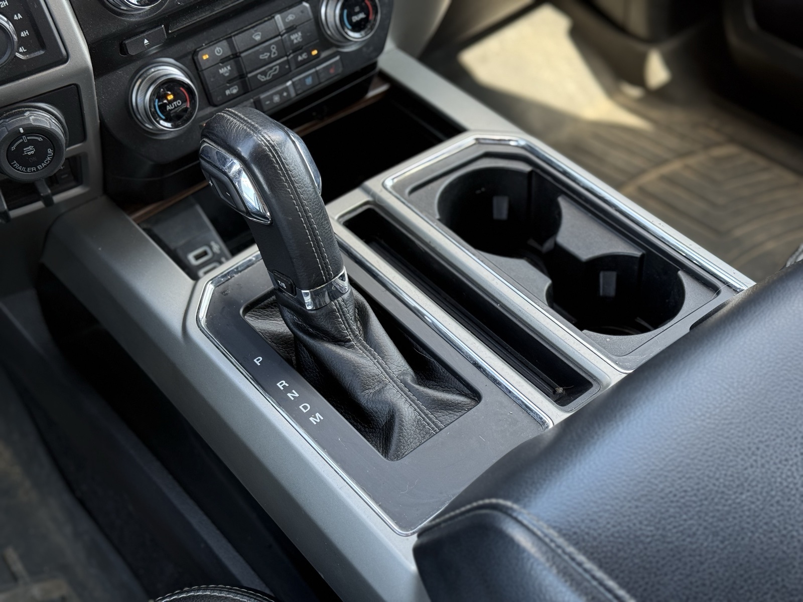 2017 Ford F-150 Lariat photo 21
