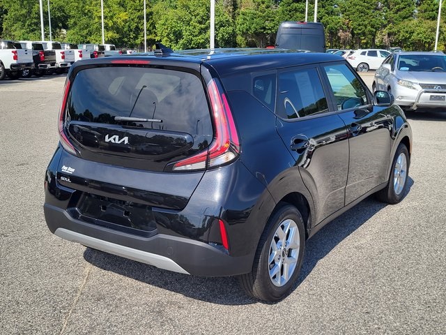 2025 Kia Soul LX photo 2