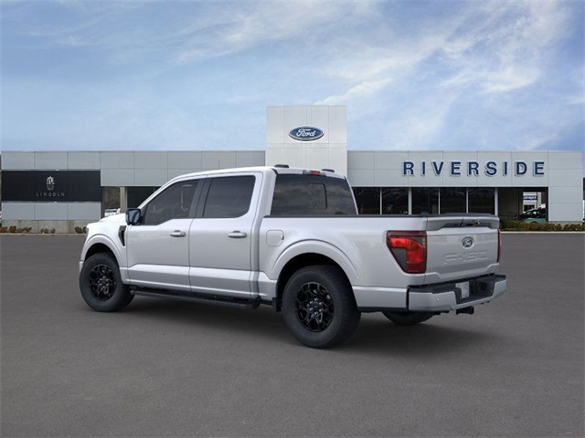2025 Ford F-150 XLT photo 3