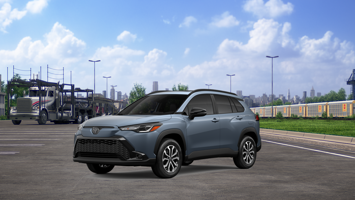 2025 Toyota Corolla Cross SE's photo