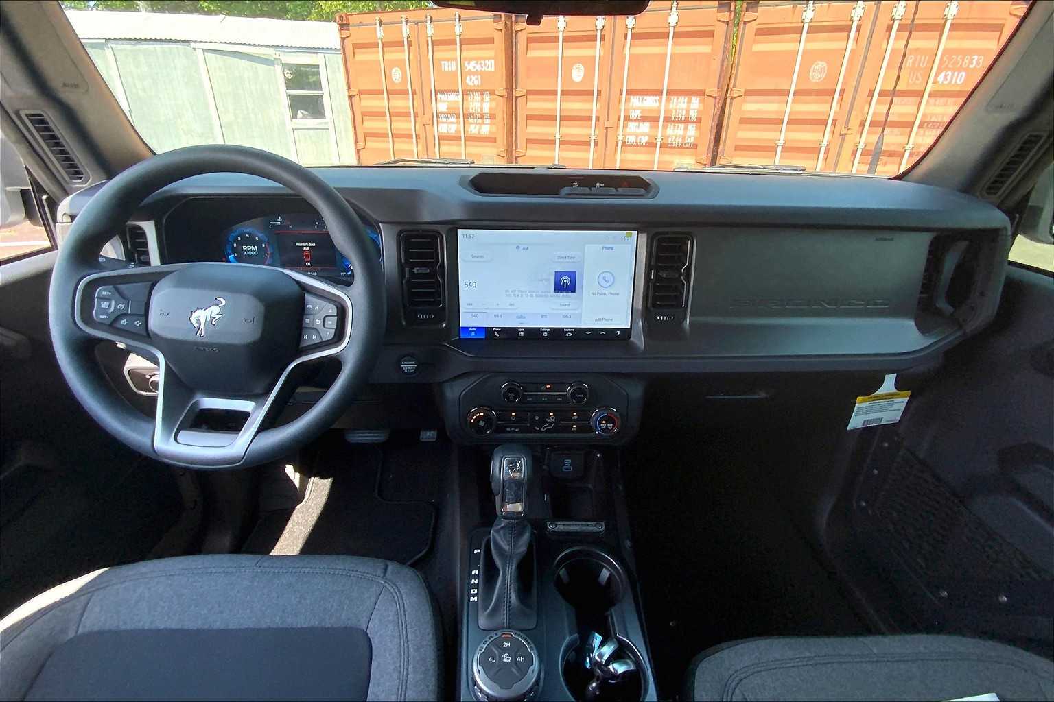 2025 Ford Bronco Base photo 5