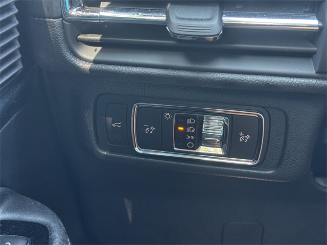 2022 Lincoln Corsair Standard photo 21