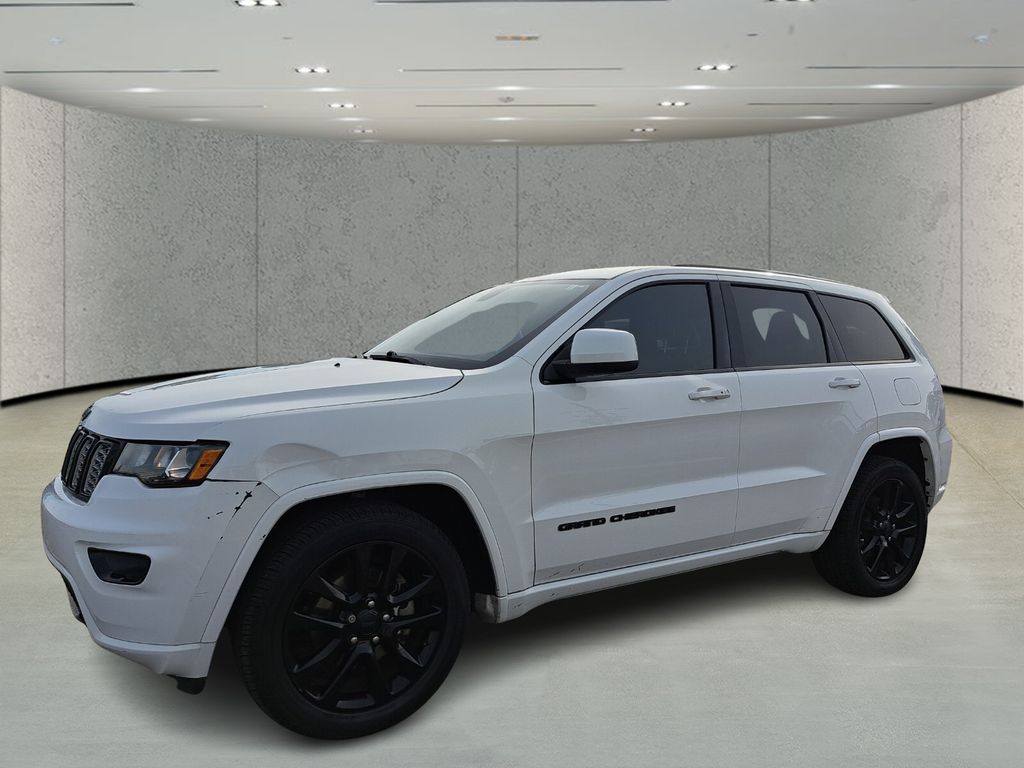 2017 Jeep Grand Cherokee Altitude's photo