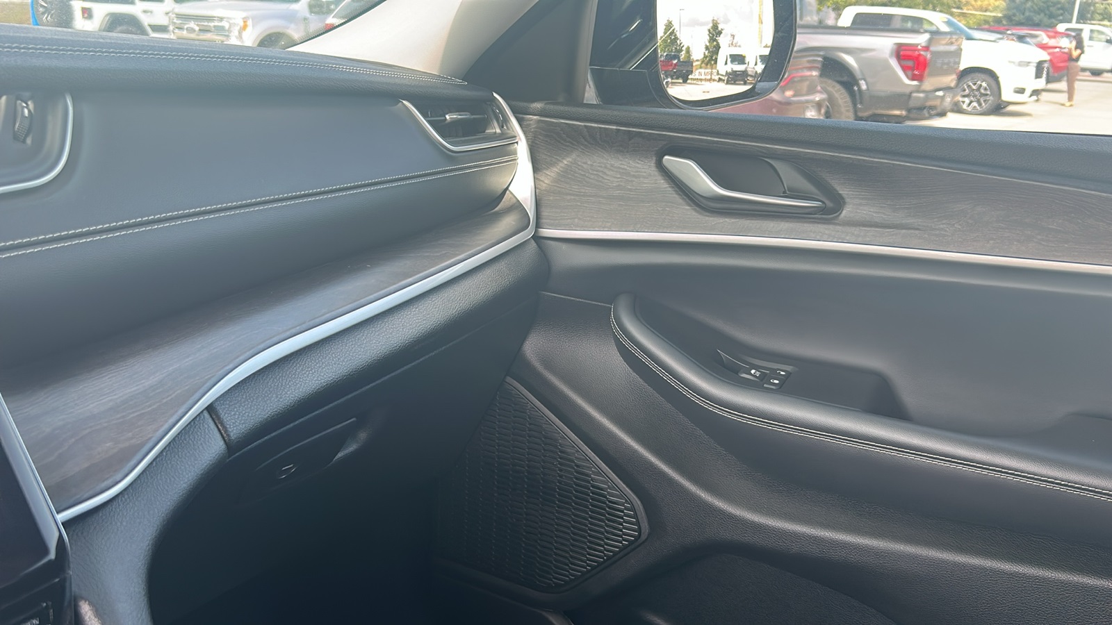 2023 Jeep Grand Cherokee Limited photo 24
