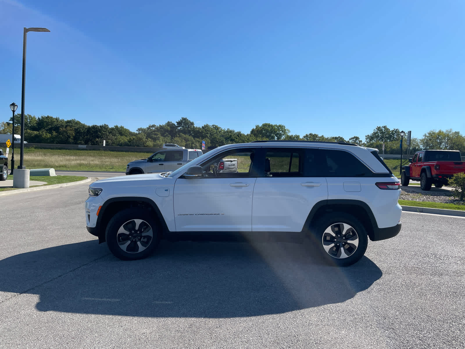 2023 Jeep Cherokee 4xe photo 4