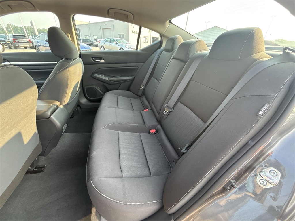 2022 Nissan Altima 2.5 SV photo 22