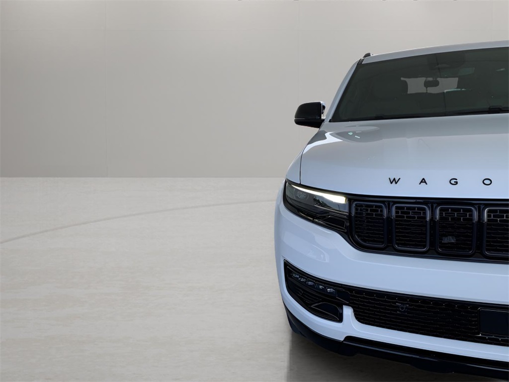 2025 Jeep Wagoneer Series II Carbide photo 4