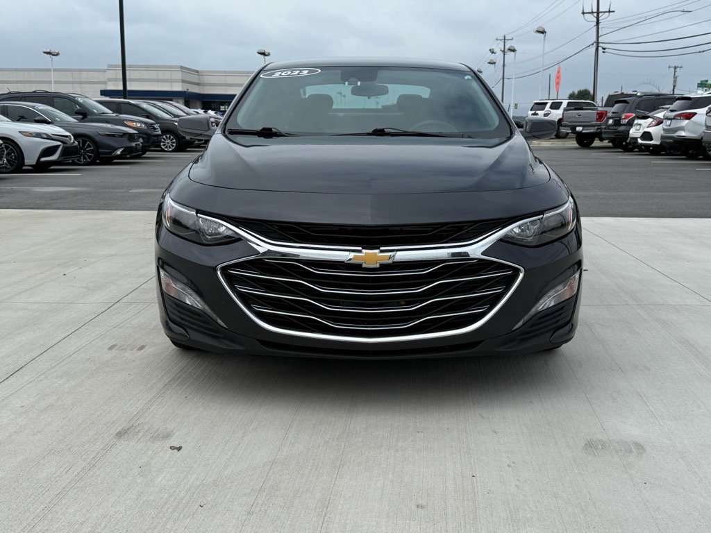 2023 Chevrolet Malibu 1LT photo 2