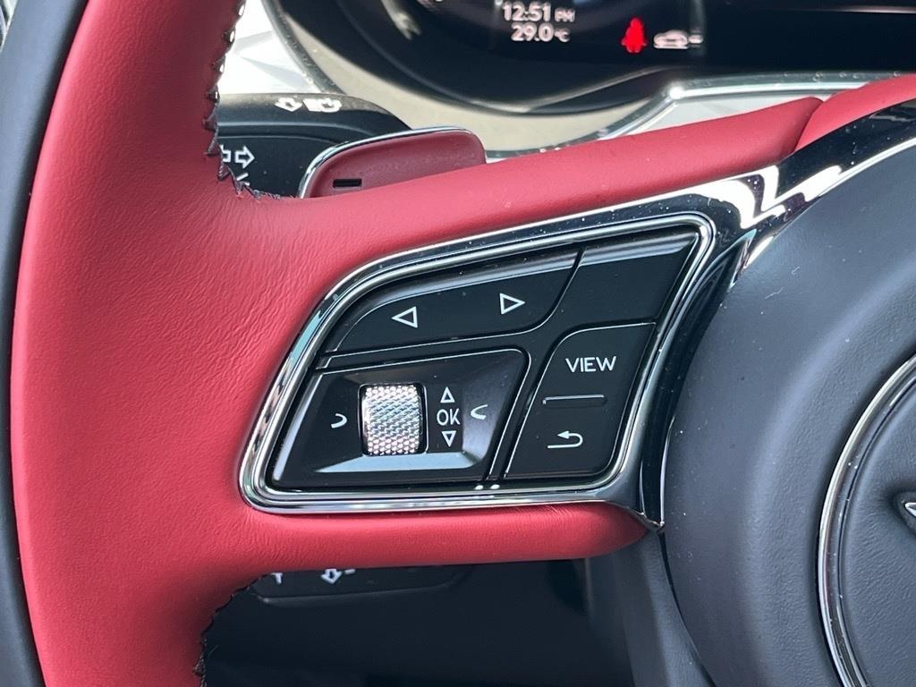 2024 Bentley Bentayga V8 photo 15