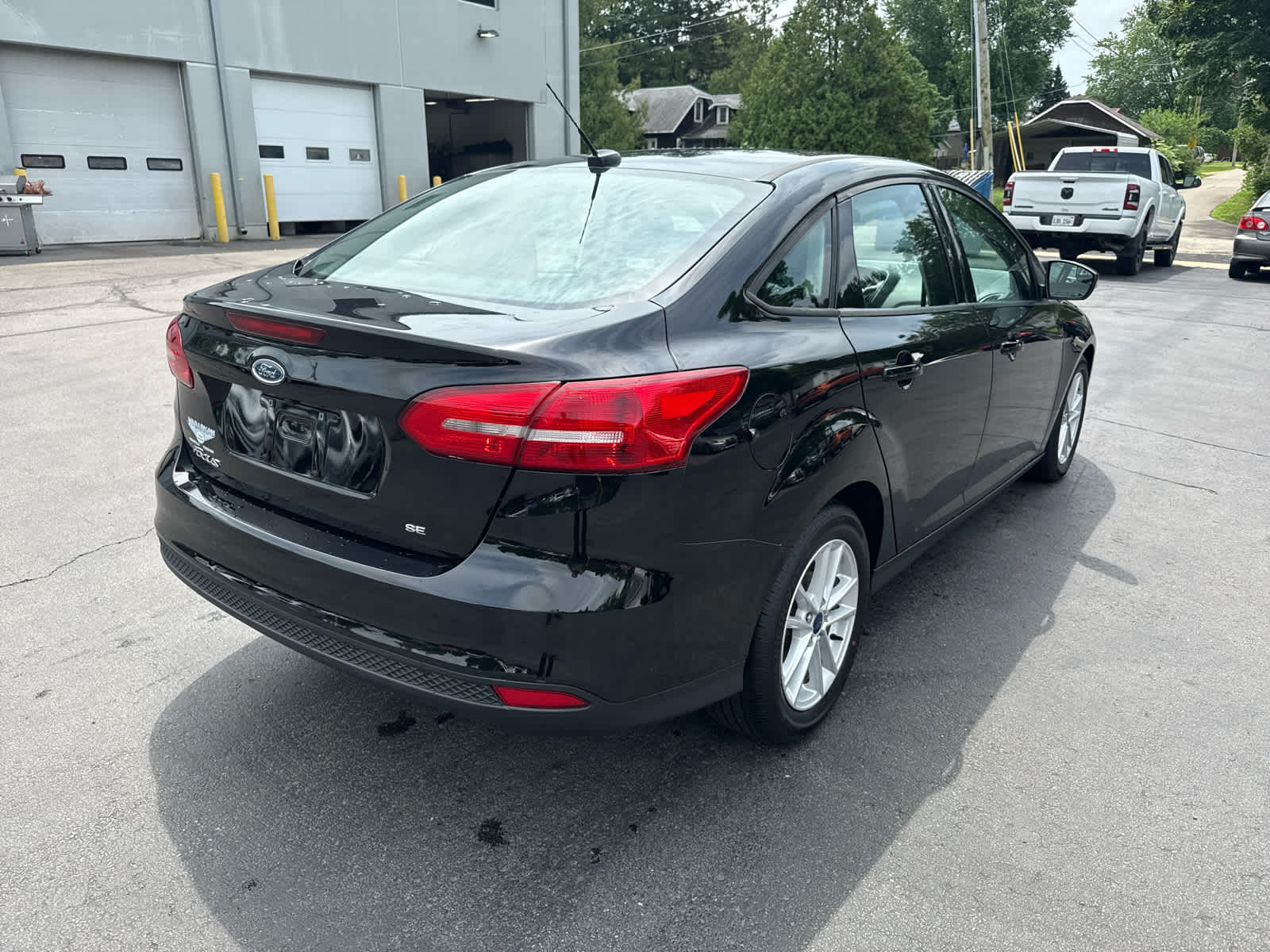 2017 Ford Focus SE photo 3
