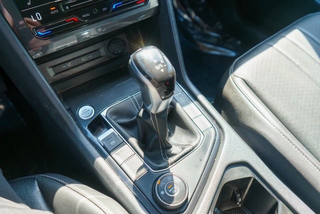 2022 Volkswagen Tiguan SE photo 18