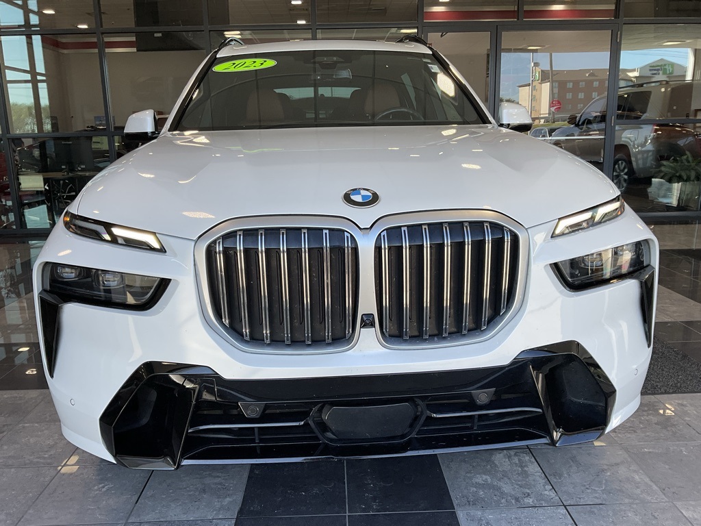 Used 2023 BMW X7 40i with VIN 5UX23EM01P9P57579 for sale in Kansas City