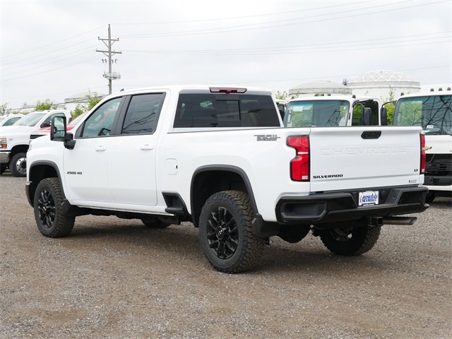 2025 Chevrolet Silverado 2500HD LT photo 3