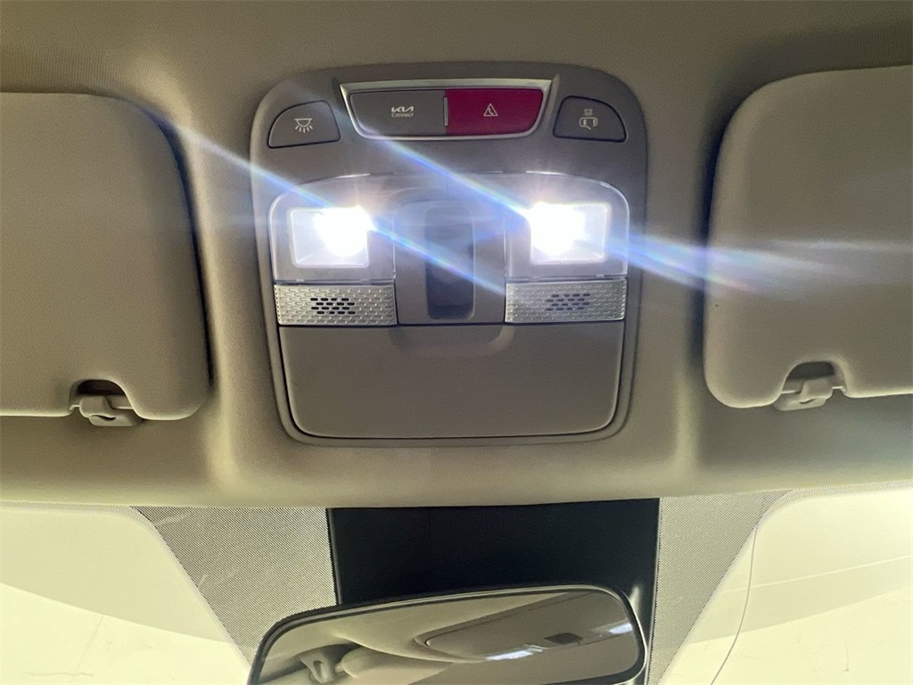 2025 Kia Telluride S photo 17