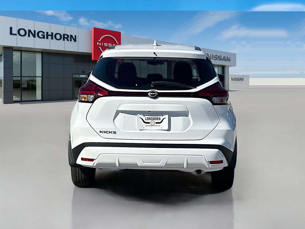 2025 Nissan Kicks Play S photo 4