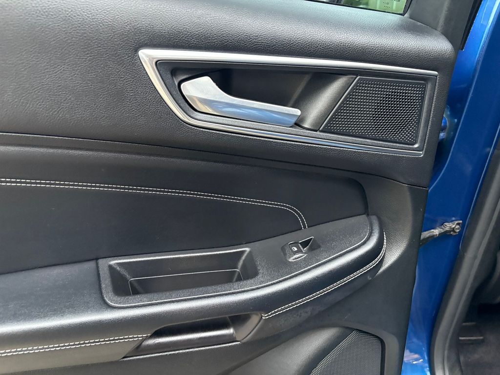 2022 Ford Edge Titanium photo 26