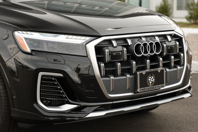 2025 Audi Q7 55 Prestige photo 2