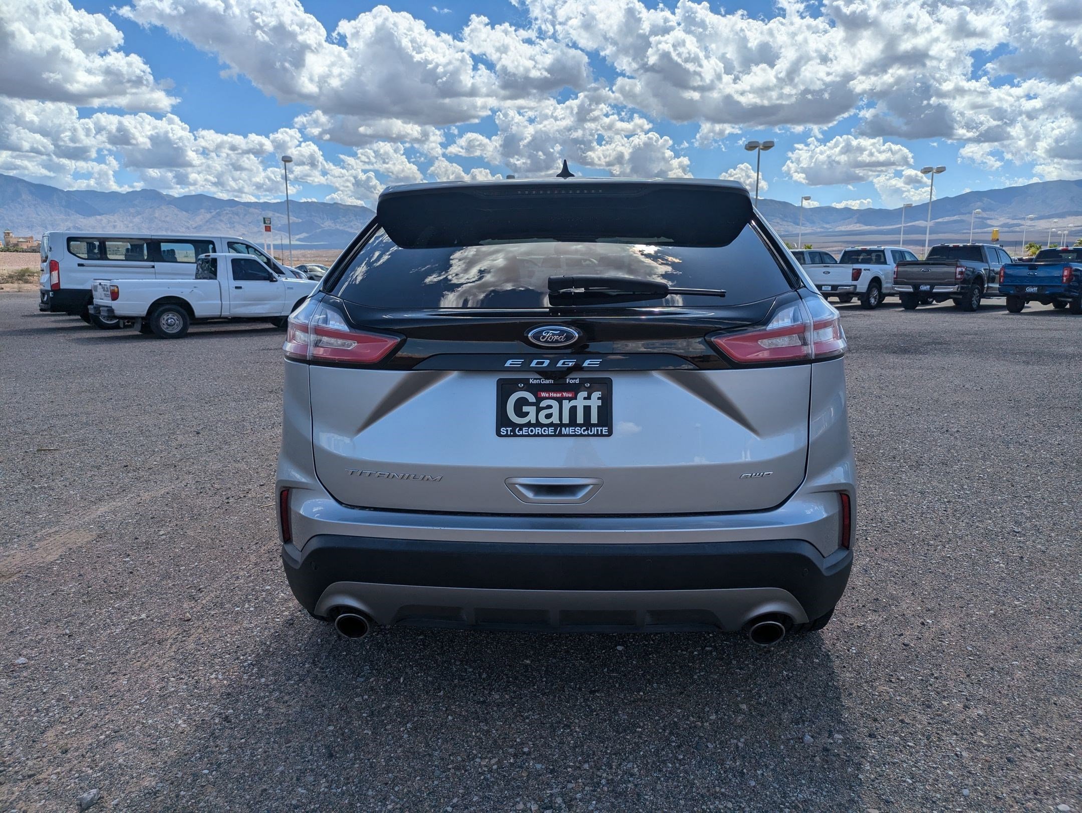 2024 Ford Edge Titanium photo 4