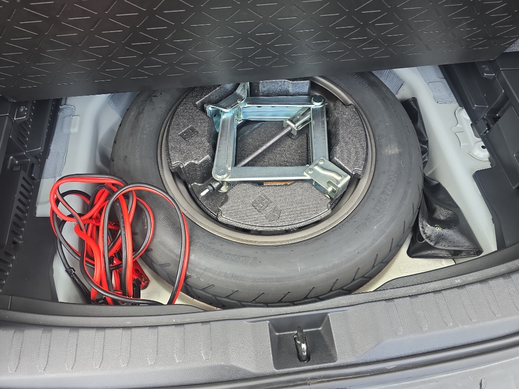 2019 Toyota RAV4 Hybrid Limited photo 24