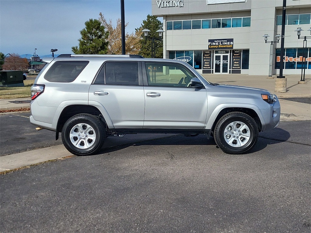 2024 Toyota 4Runner SR5 photo 3
