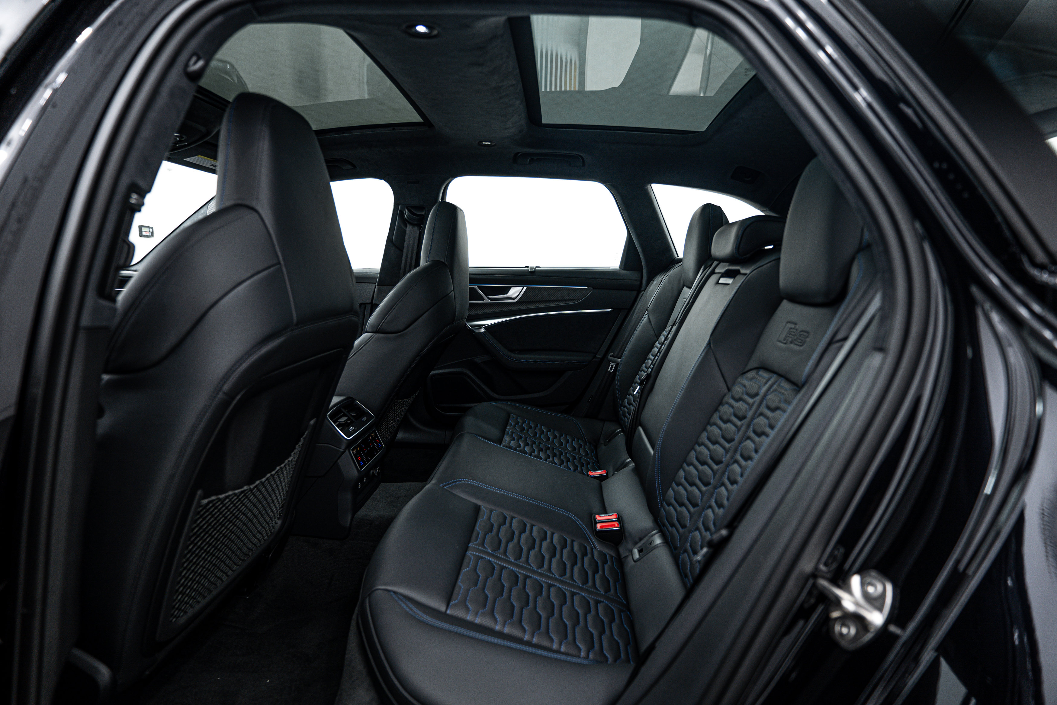2025 Audi RS 6 Avant Performance Base photo 12