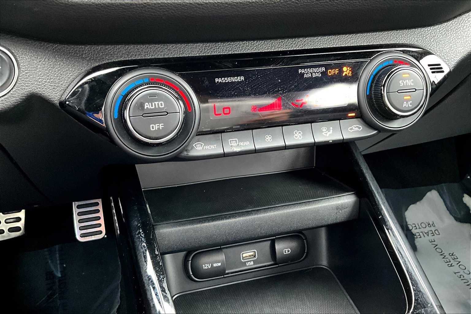 2023 Kia Forte GT-Line photo 30