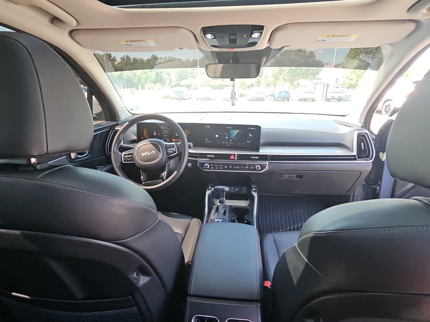 2025 Kia Sorento S photo 16