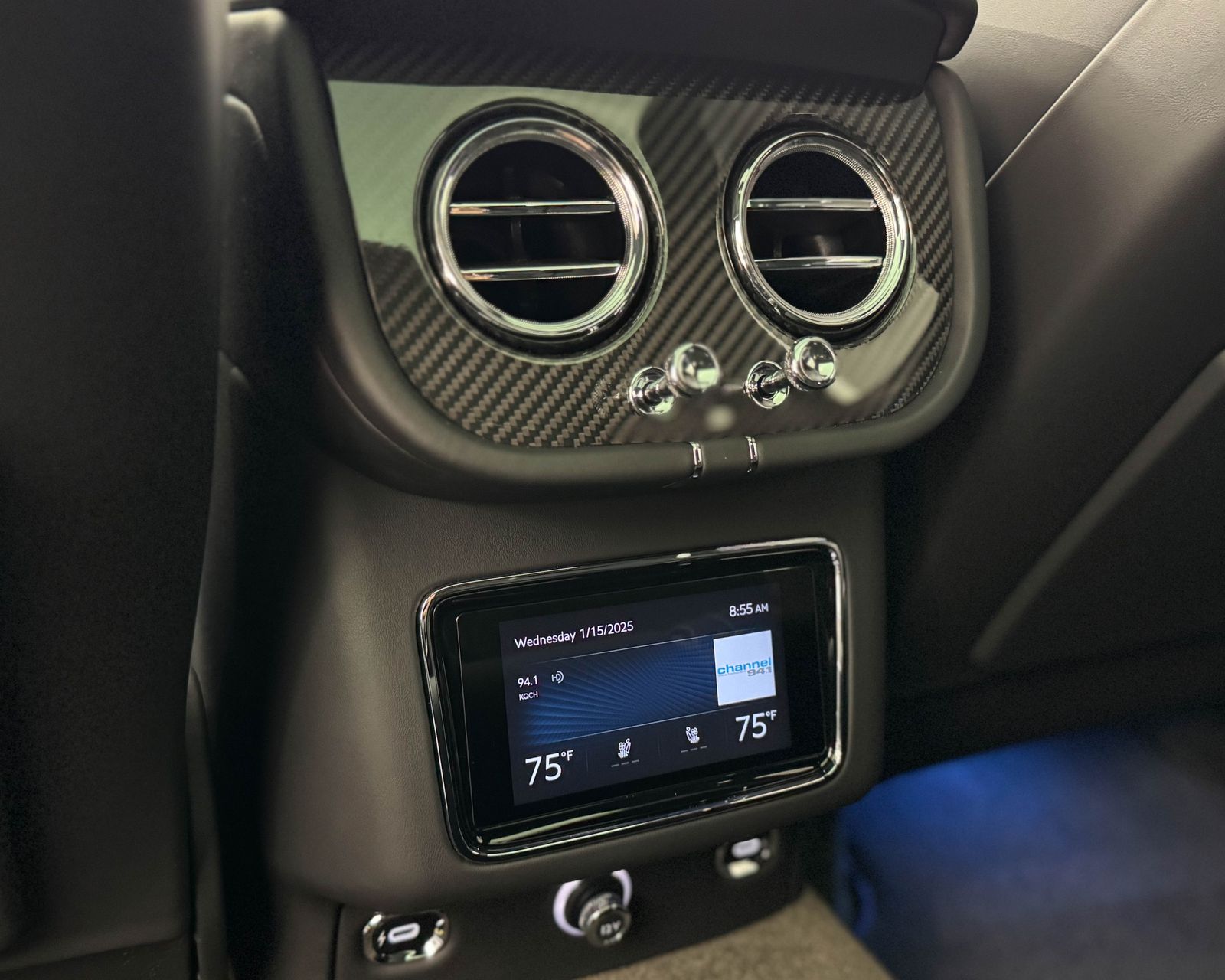 2023 Bentley Bentayga V8 photo 29