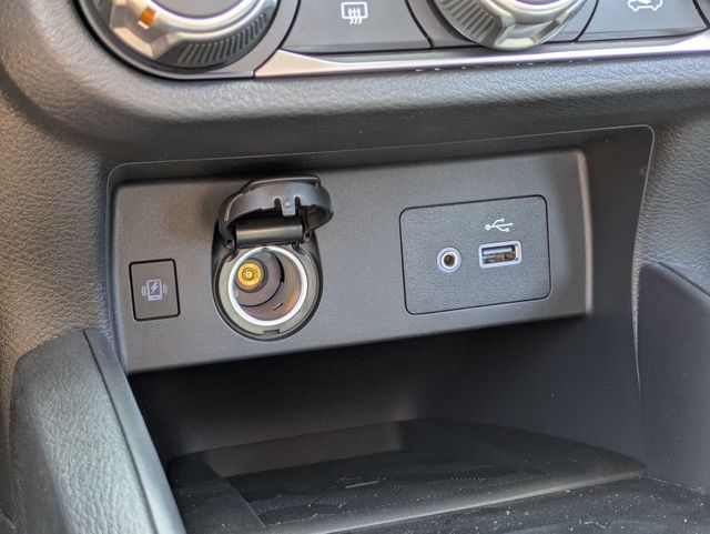 2025 Nissan Versa 1.6 SV photo 21