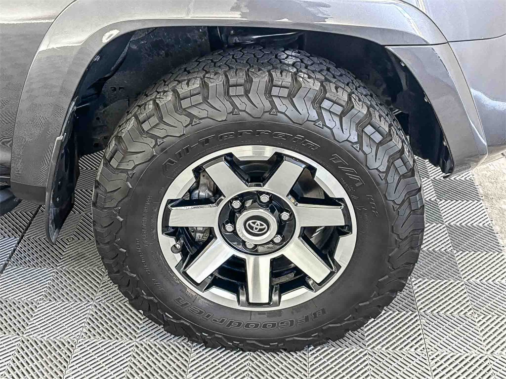 2020 Toyota 4Runner TRD Off-Road photo 11