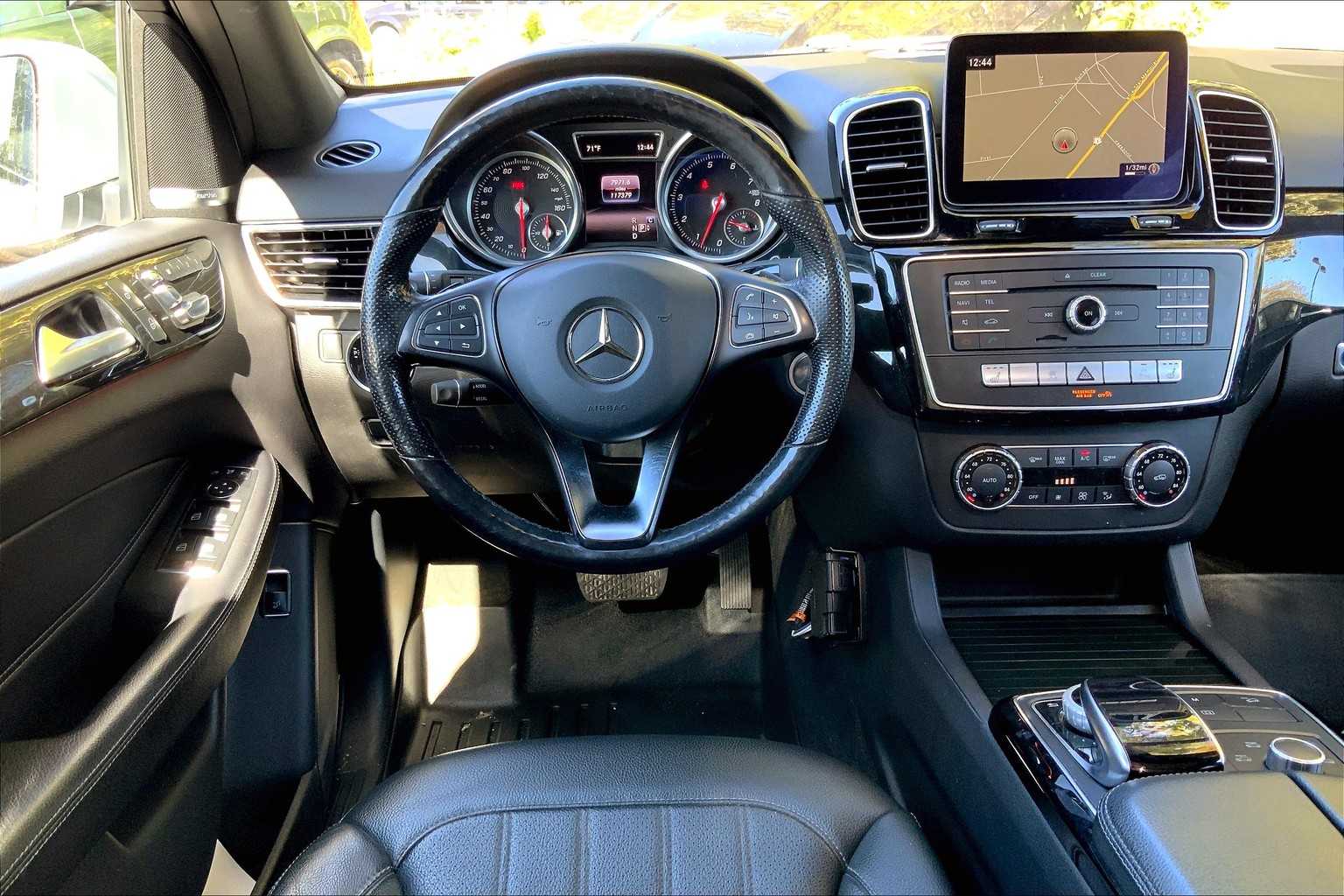 2018 Mercedes Benz GLE 350 4MATIC photo 5