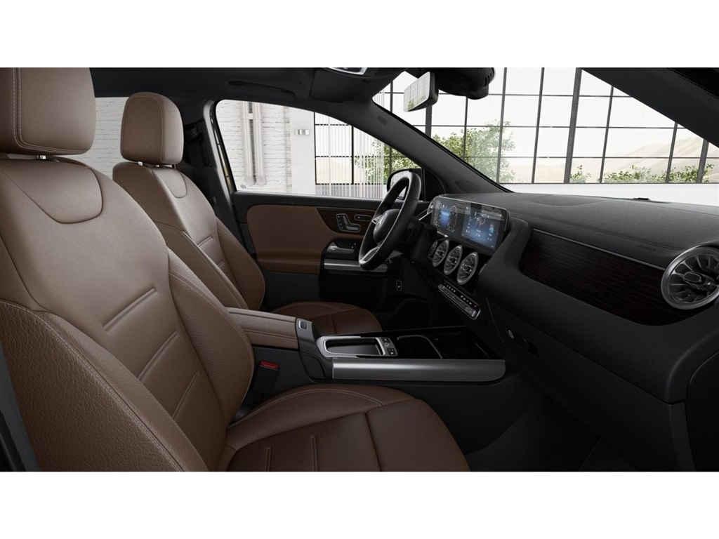2026 Mercedes Benz GLA 250 4MATIC photo 4