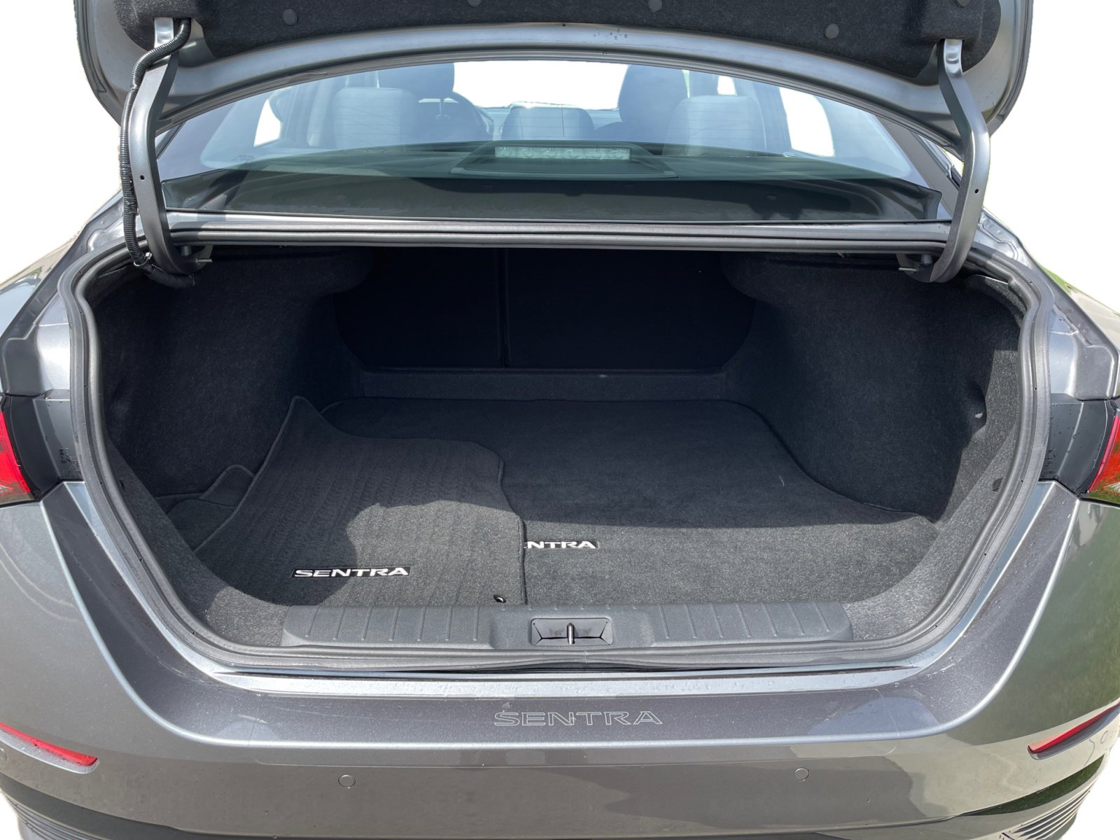 2024 Nissan Sentra SR photo 5