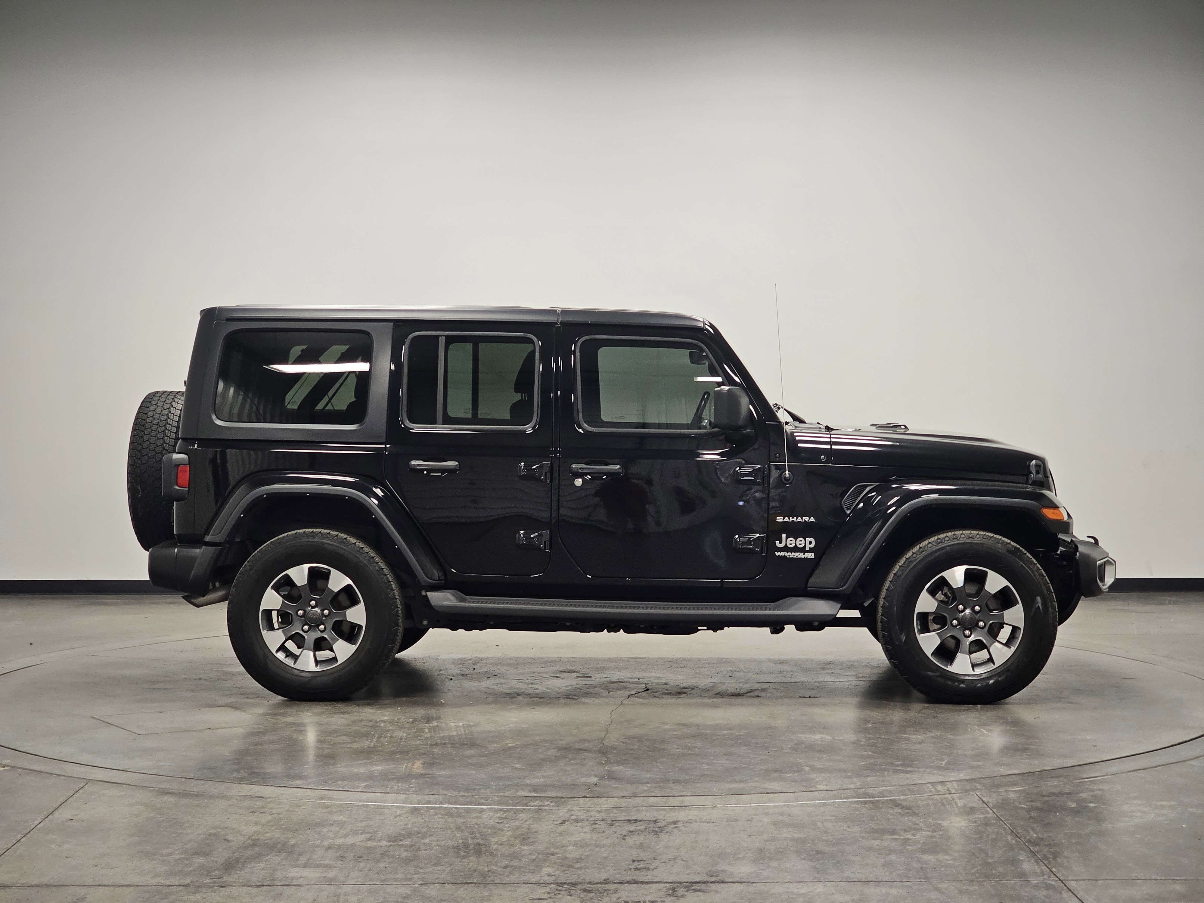 2022 Jeep Wrangler Unlimited Sahara photo 7