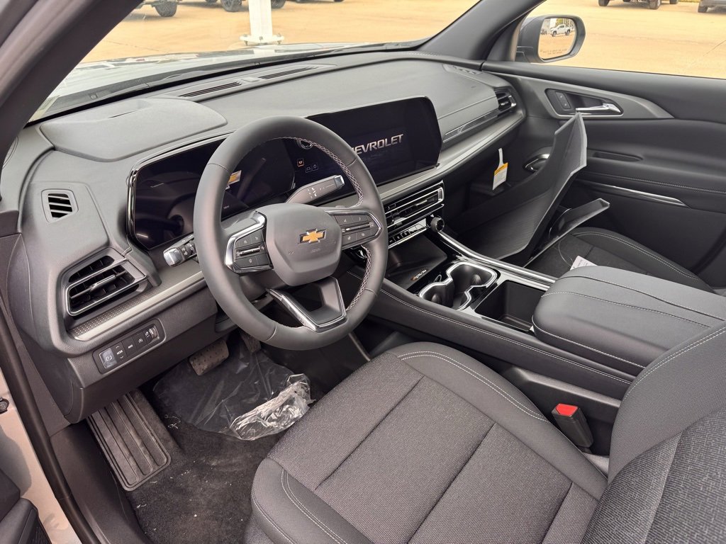 2026 Chevrolet Traverse photo 8