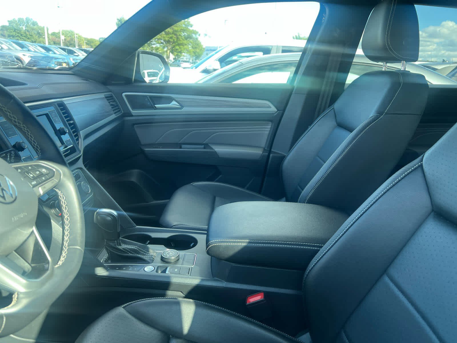 2022 Volkswagen Atlas Cross Sport SE photo 4