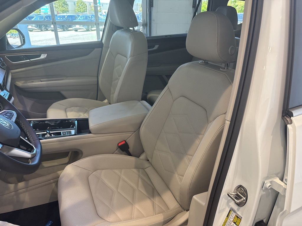 2026 Volkswagen Atlas SE Technology photo 11
