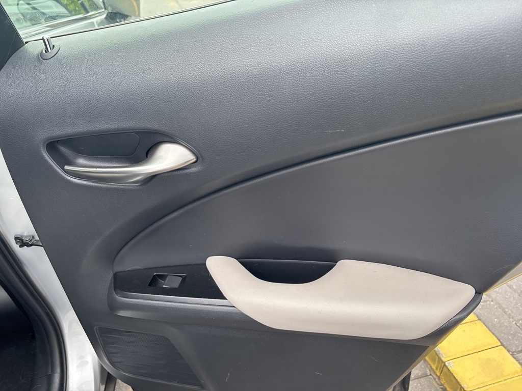 2020 Lexus UX 250h Premium photo 33