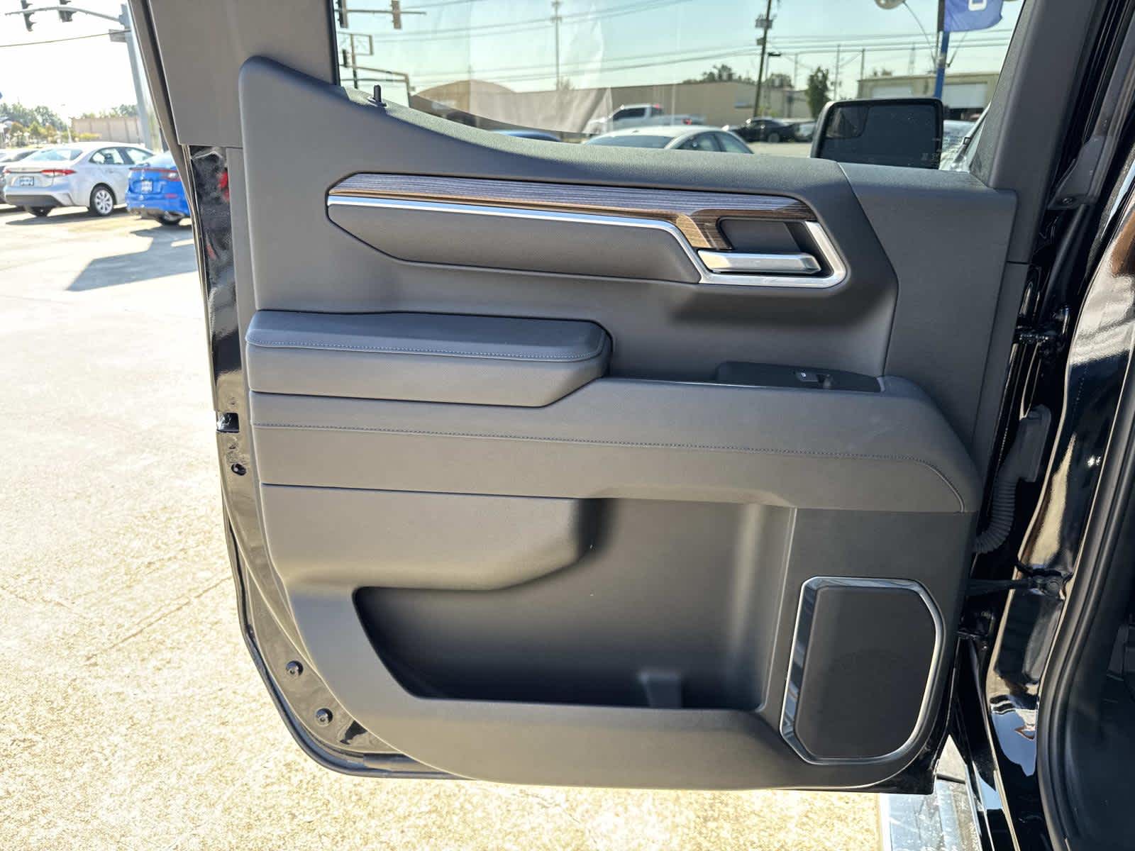 2025 Chevrolet Silverado RST photo 30