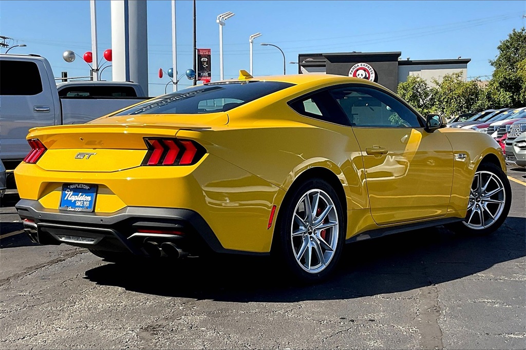 2024 FORD MUSTANG - Image 10