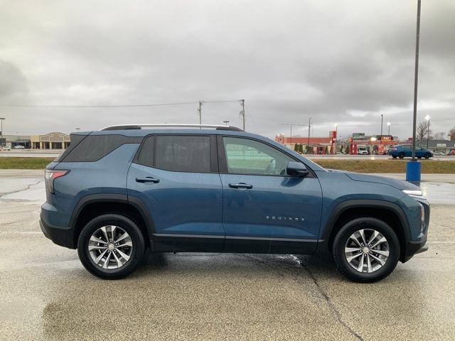 2025 Chevrolet Equinox LT photo 4