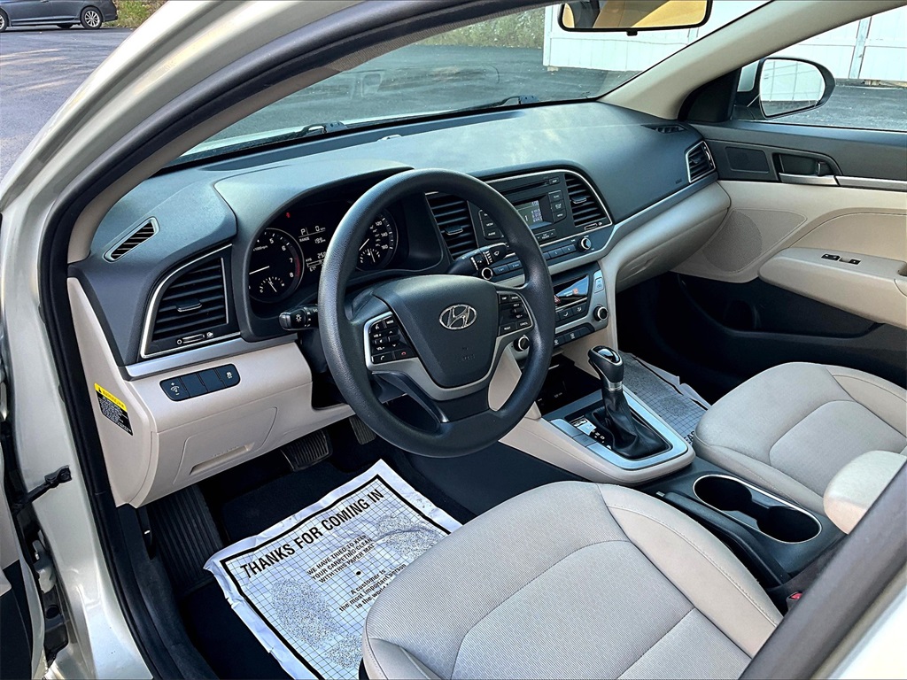 2017 Hyundai Elantra SE photo 8