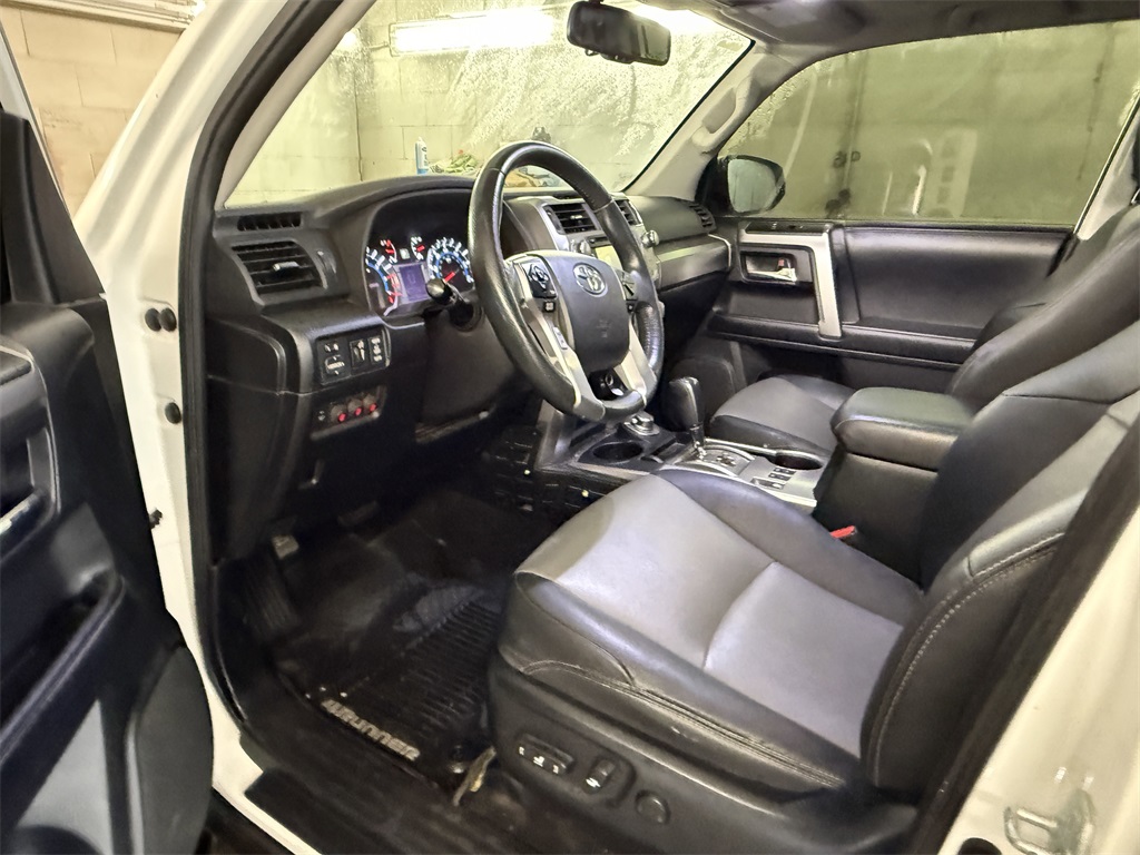 2019 Toyota 4Runner SR5 Premium photo 2