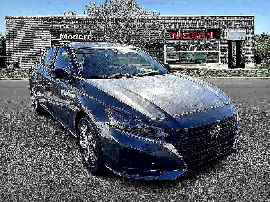 2025 Nissan Altima S photo 4